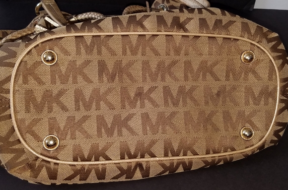 Mk Large Gathered Signature Tote - Picture 7 of 9